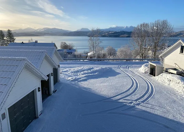 Cozy Appartement In Finnsnes